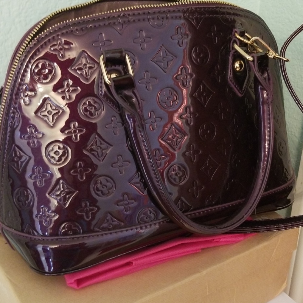 Handbag W/ Wallet